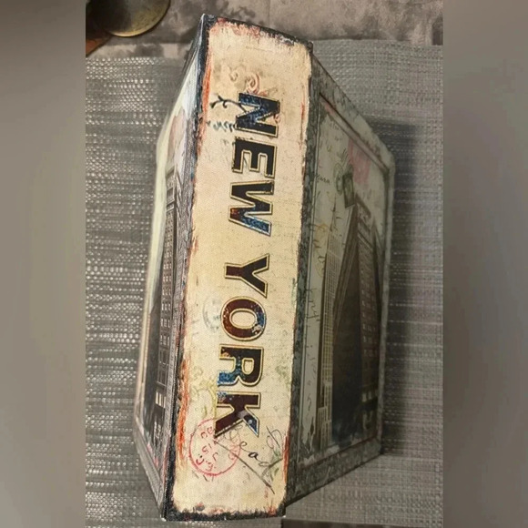 Beautiful Faux Book Storage Stash Box New York City Plexiglass Front - 9"H - Picture 5 of 7